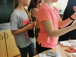 b_1024_768_0_00_images_2022_2023_Swietlica_krawiectwo_334968521_514537620841012_564986147007847875_n